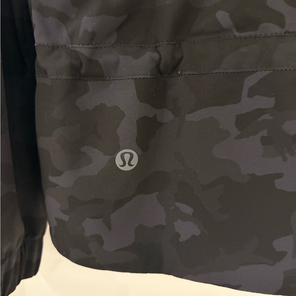 Lululemon Pack it up Jacket, multi Grey Camo Zip-Up Jacket, water repellant. - Picture 2 of 6